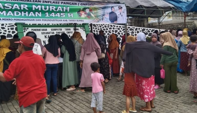 DKUMP2 Tanbu Gelar Pasar Murah Di Desa Gunung Antasari