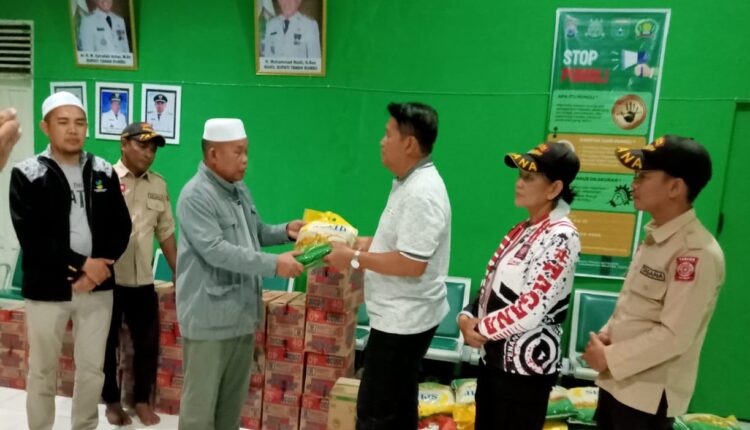 Dinas Sosial Tanbu Salurkan Bantuan Korban Banjir Di Kusan Hulu