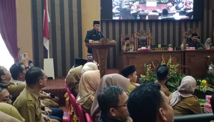 Sekda Tanbu Hadiri Paripurna Pengambilan Keputusan LPJ APBD 2023