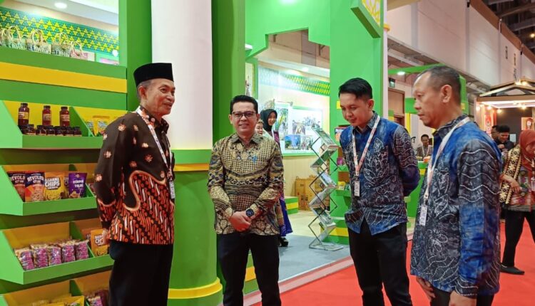 Pemkab Tanbu Hadiri Rakernas APKASI Dan AOE 2024