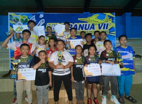 Jhonlin Group Juara Umum Bulutangkis Liga Banua VII 2024 di Kotabaru