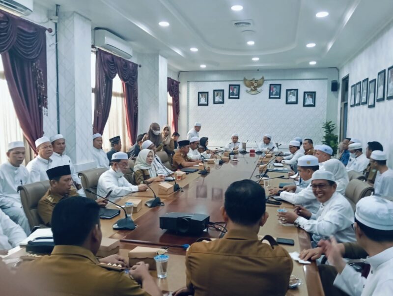 Abah Zairullah Azhar Pimpin Rapat Bahas Pembangunan dan Program Sosial di Tanah Bumbu