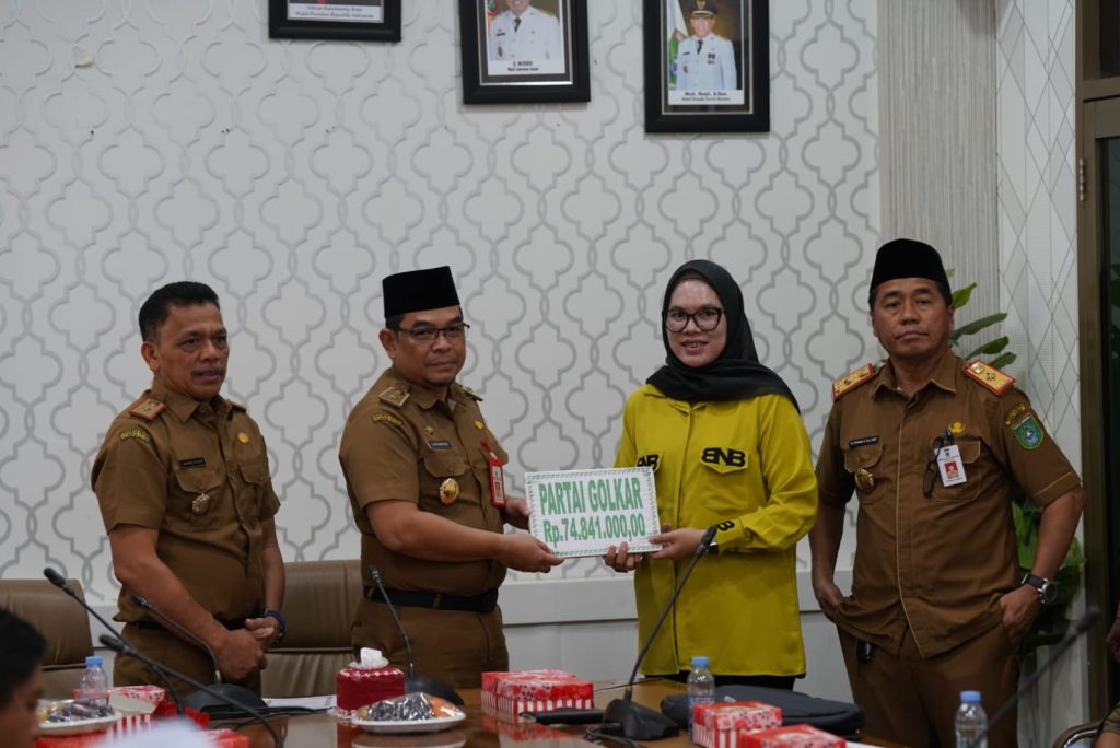 Pemkab Tanah Bumbu Tandatangani NPHD untuk Bantuan Keuangan Partai Politik Jelang Pilkada 2024