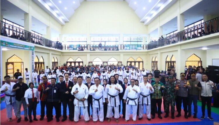 Zairullah Azhar Resmi Buka Kejuaraan Karate INKAI-Binpres Tanah Bumbu 2024 di Kusan Hilir